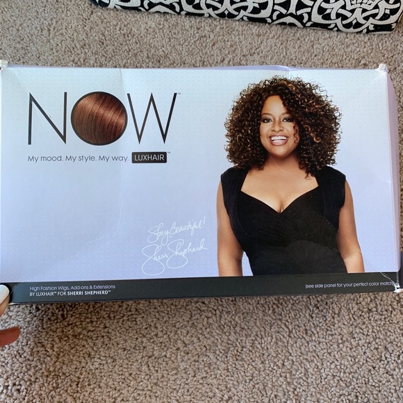 Light touch bob medium ash blond Sherri Shepherd